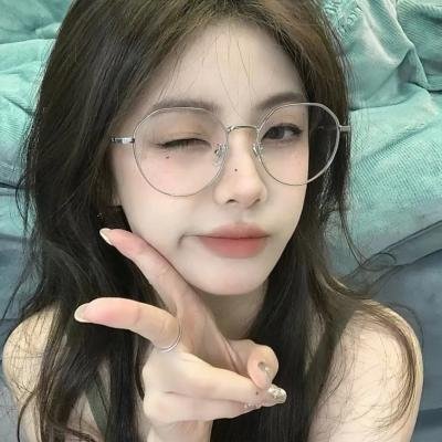 绿茵春色